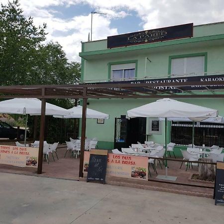 Hostal La Pared Torres de la Alameda Екстериор снимка