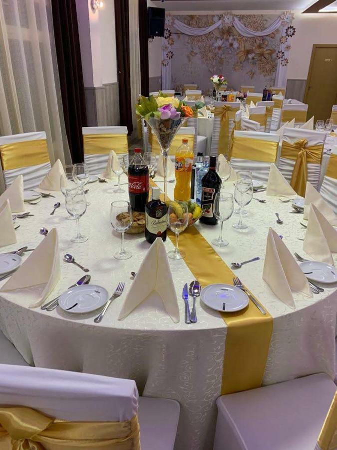 Hostal La Pared Torres de la Alameda Екстериор снимка