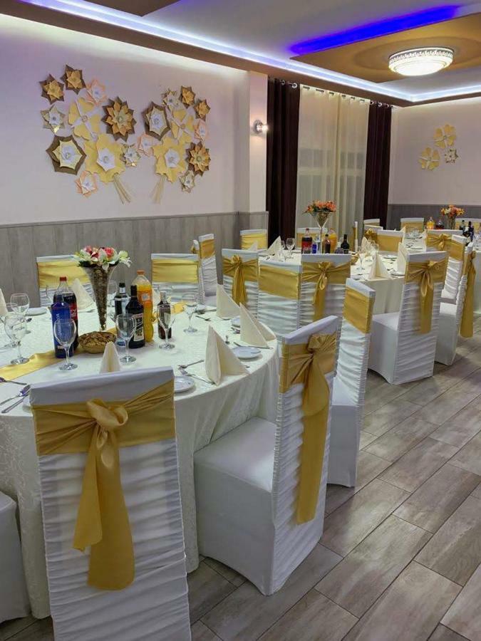 Hostal La Pared Torres de la Alameda Екстериор снимка