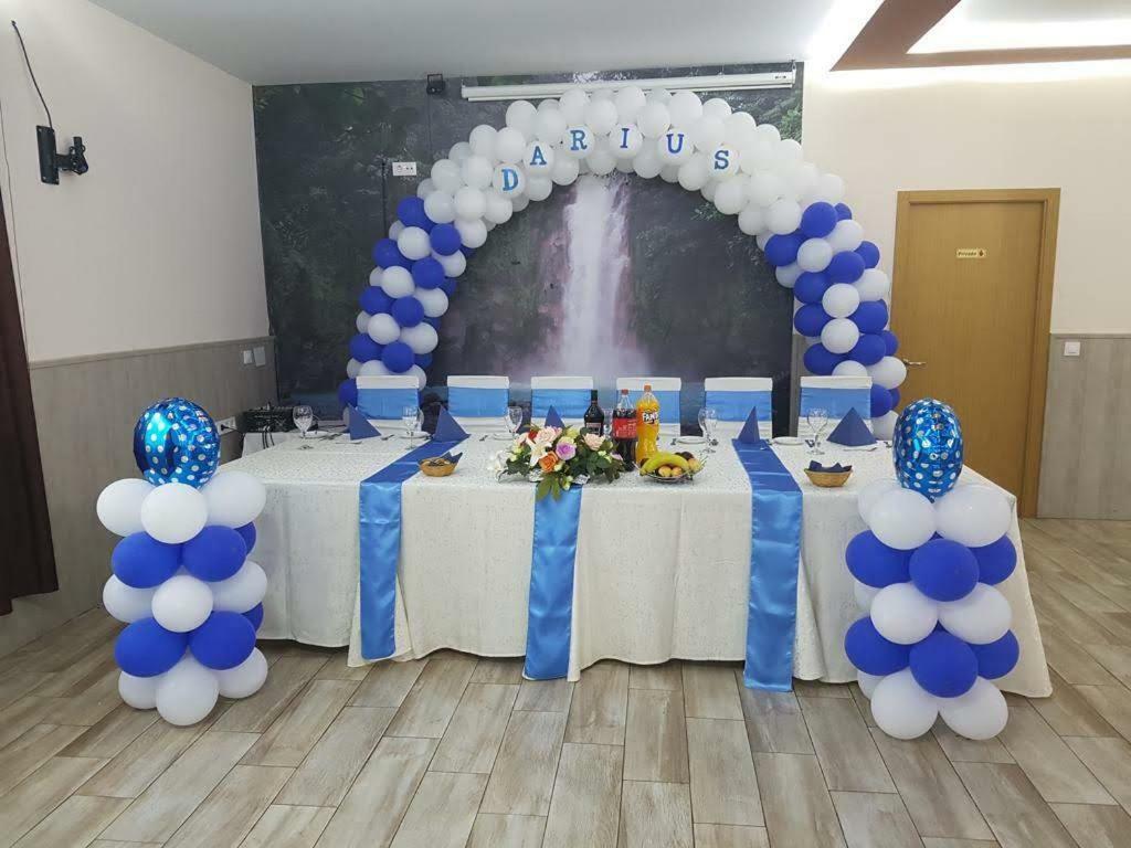 Hostal La Pared Torres de la Alameda Екстериор снимка