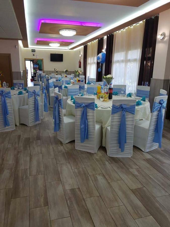 Hostal La Pared Torres de la Alameda Екстериор снимка
