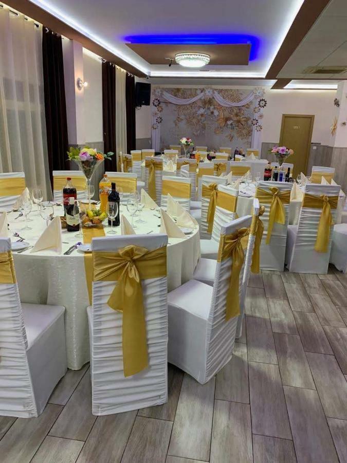 Hostal La Pared Torres de la Alameda Екстериор снимка