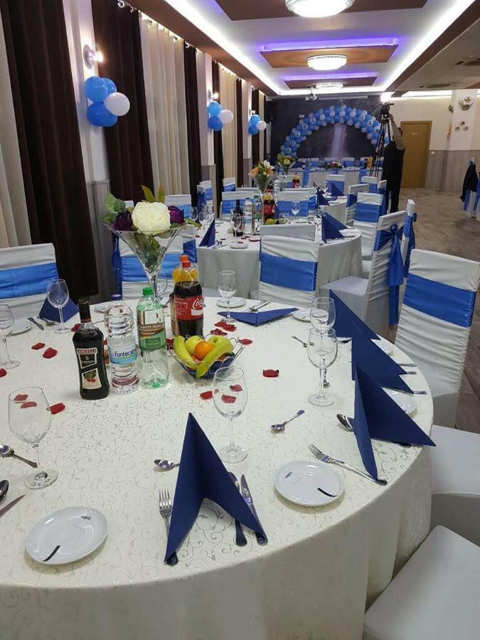 Hostal La Pared Torres de la Alameda Екстериор снимка